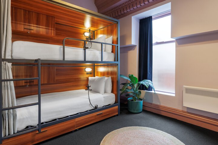 Room 22 of 42