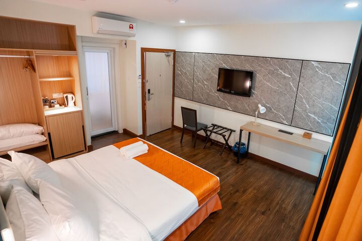 Room 10 of 60