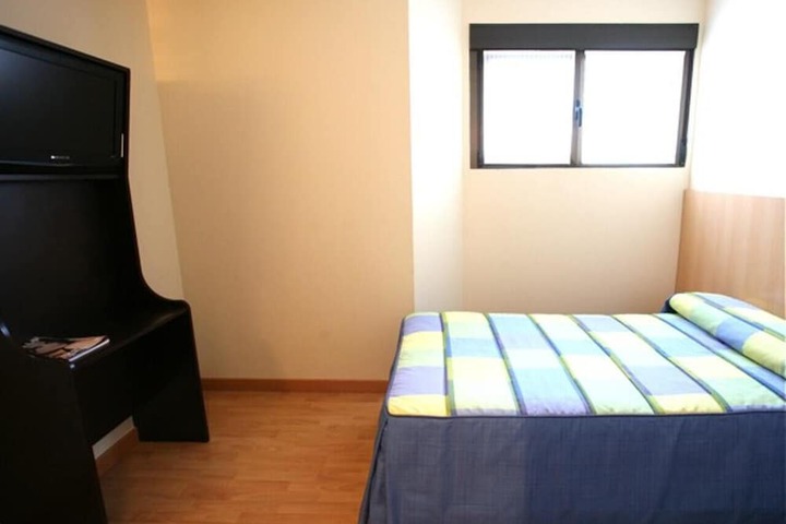Room 10 of 34