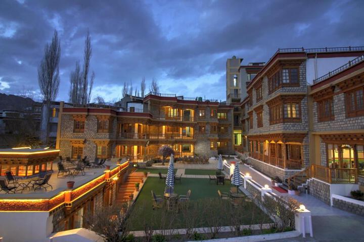 Hotel Spic N Span