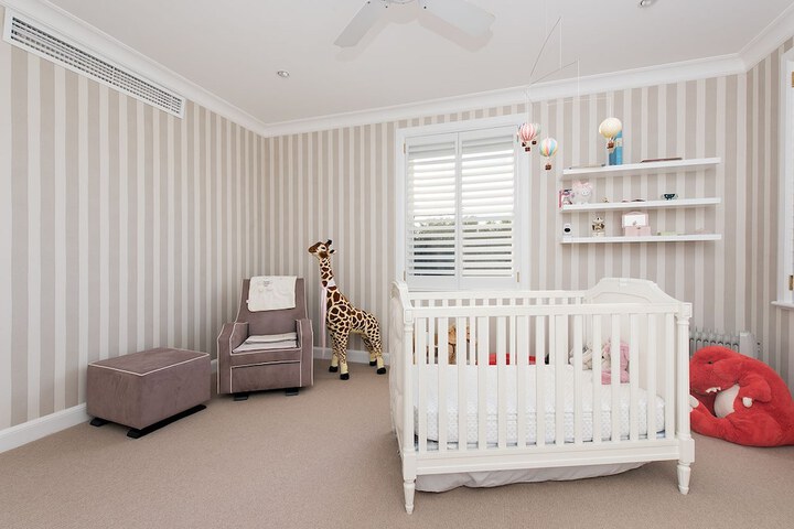 Room 4 of 11