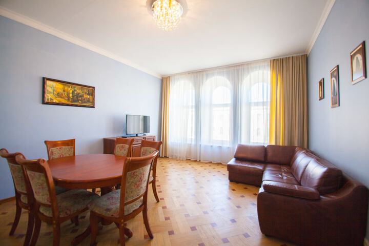 Room 16 of 113