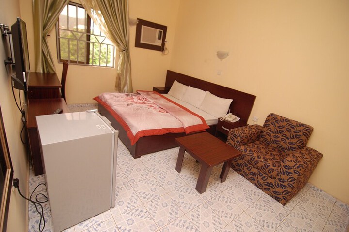Room 10 of 40
