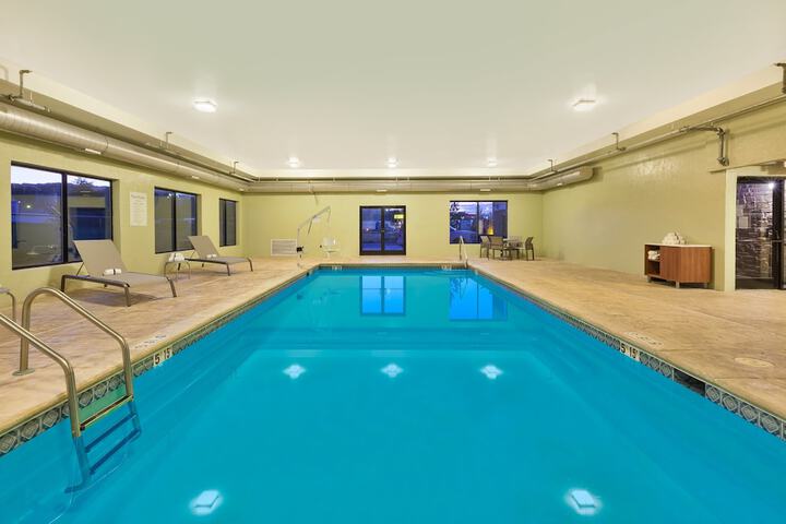 Pool 20 of 40