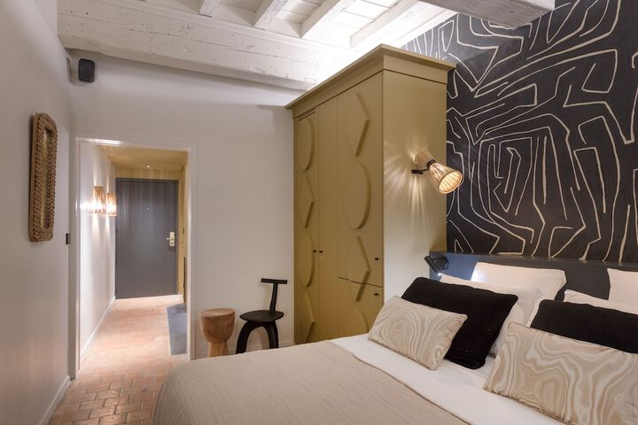 Room 35 of 285