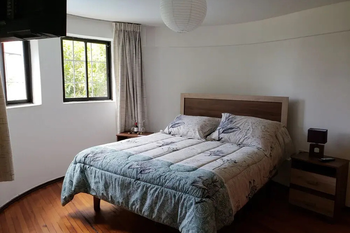 Room 4 of 33