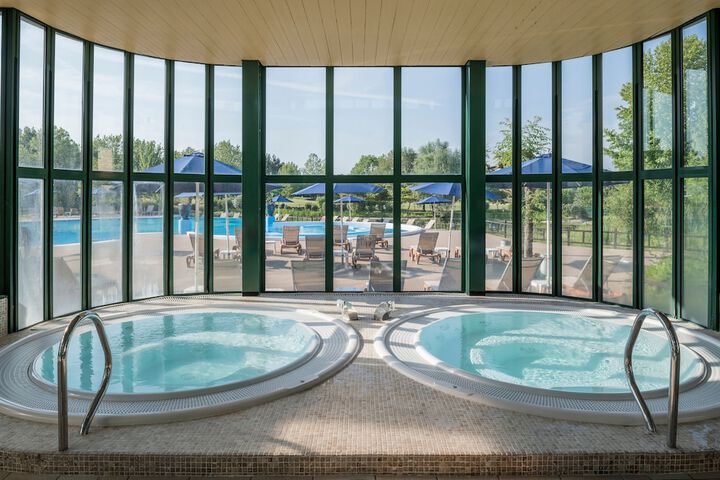 Pool Hotel
