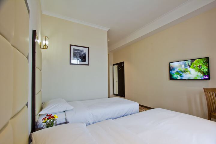 Room 7 of 47
