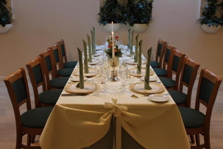 Dining 20 of 33