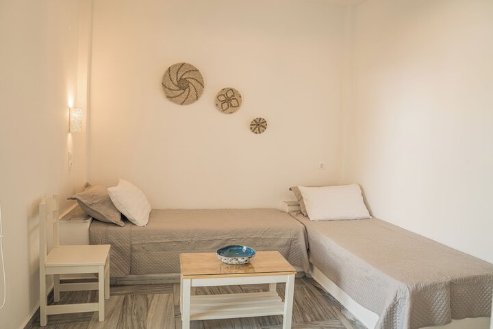 Room 4 of 92