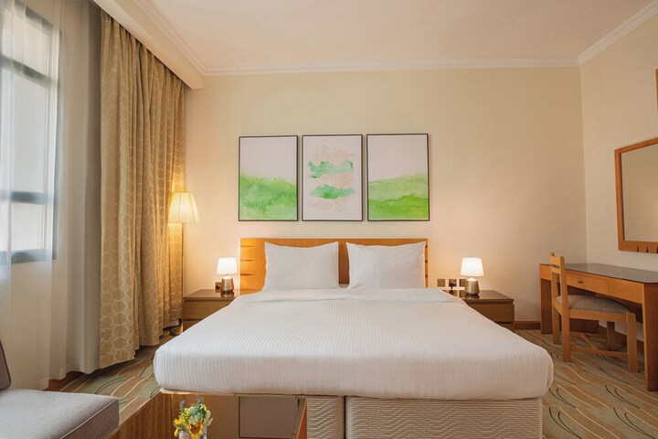 Room 12 of 38