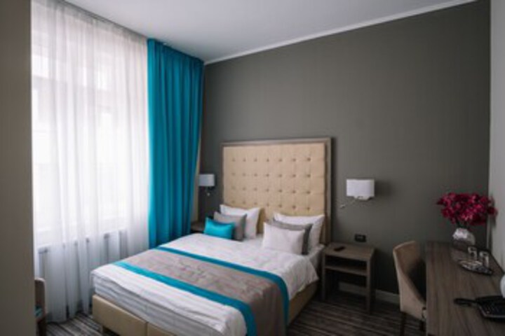 Room 37 of 48