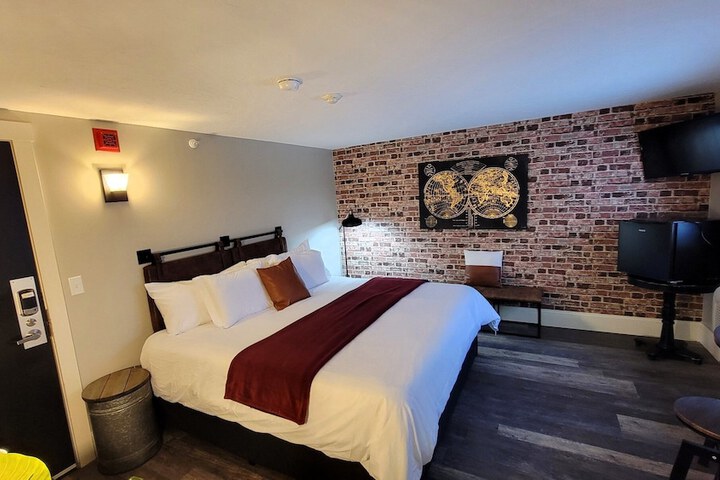 Room 81 of 140