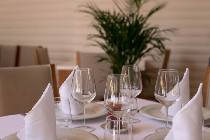 Dining 46 of 58