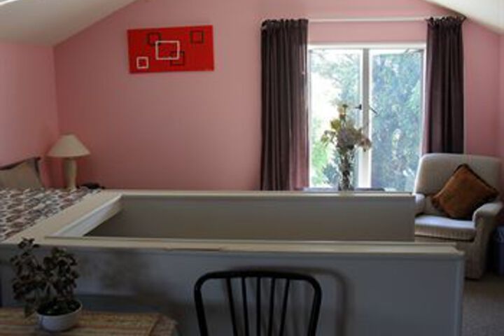 Room 11 of 30