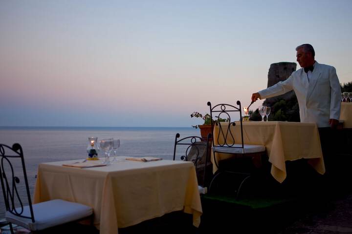 Dining 216 of 260