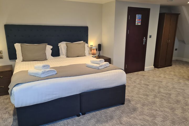 Room 9 of 66