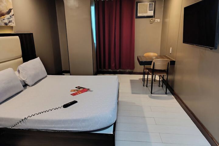 Room 12 of 48