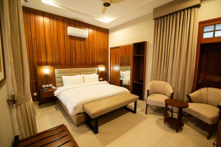 Room 5 of 27