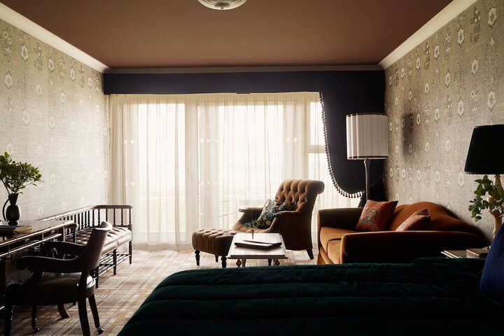 Room 13 of 66
