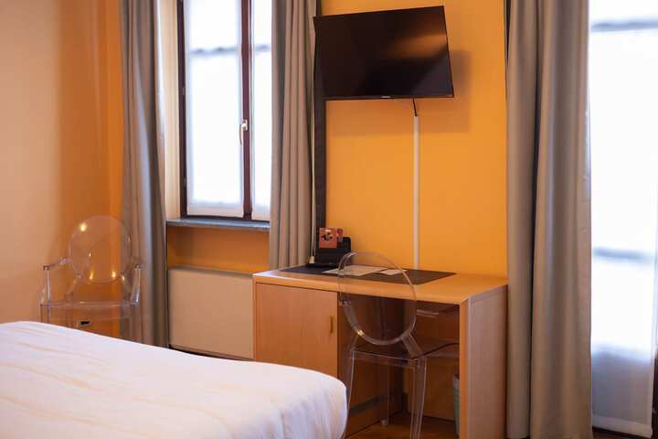 Room 20 of 104