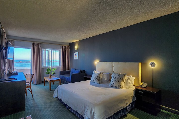 Room 9 of 62