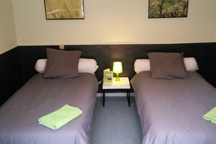 Room 3 of 62