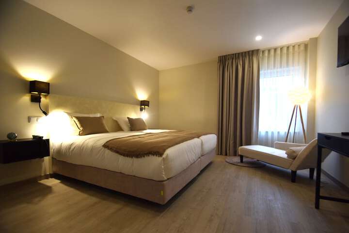Room 3 of 21