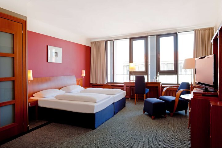 Room 10 of 73