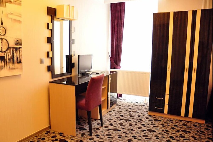 Room 46 of 90