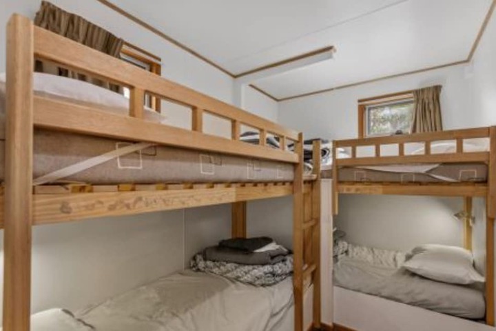 Room 14 of 102