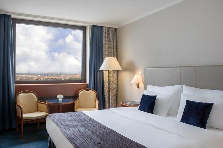 Room 38 of 113