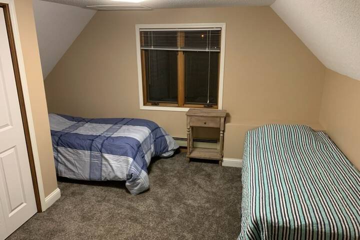 Room 2 of 96