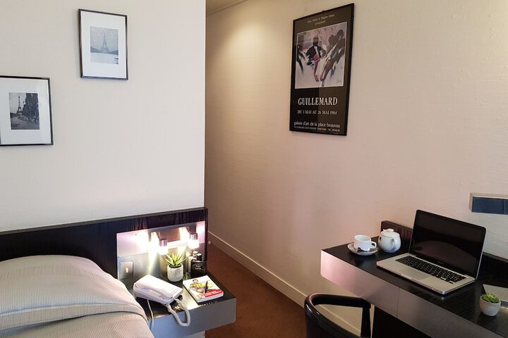 Room 32 of 92