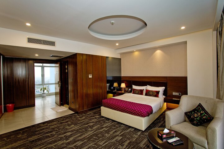 Room 10 of 23