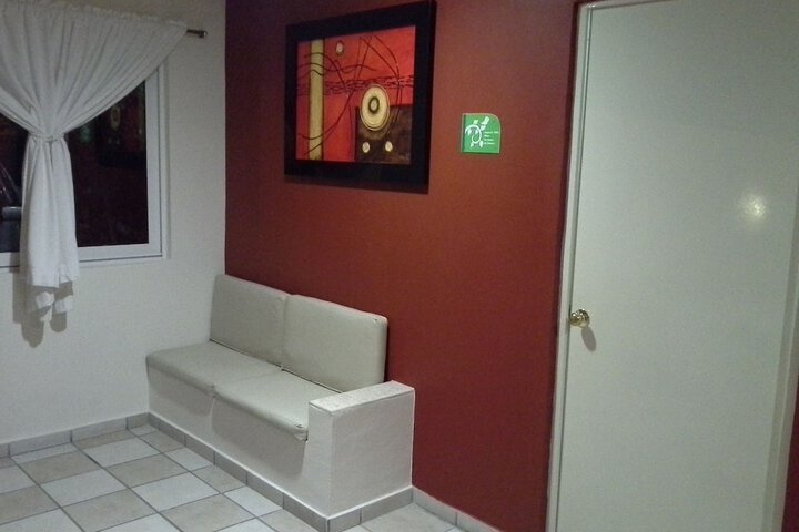 Room 6 of 24