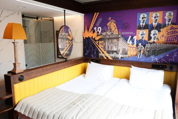 Room 4 of 21
