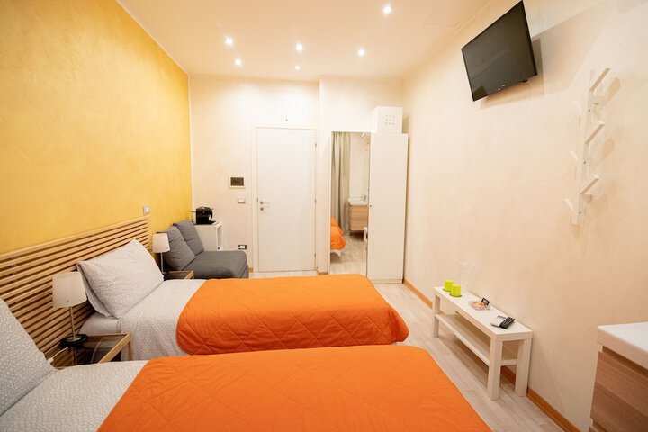 Room 21 of 37