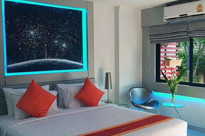 Room 16 of 35