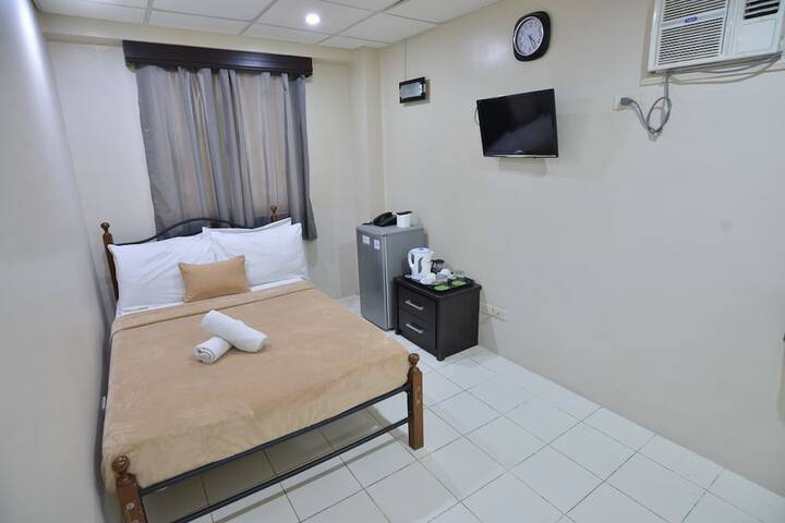 Room 11 of 36