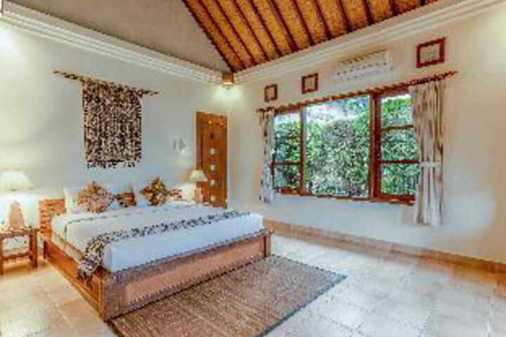 Room 2 of 2