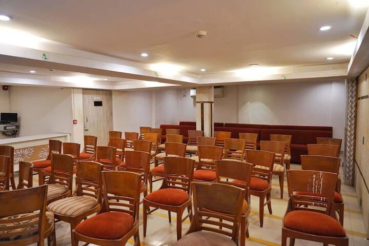 Ballroom/Hall 43 of 52