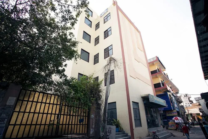 Oyo 43691 Hotel Rbs Inn
