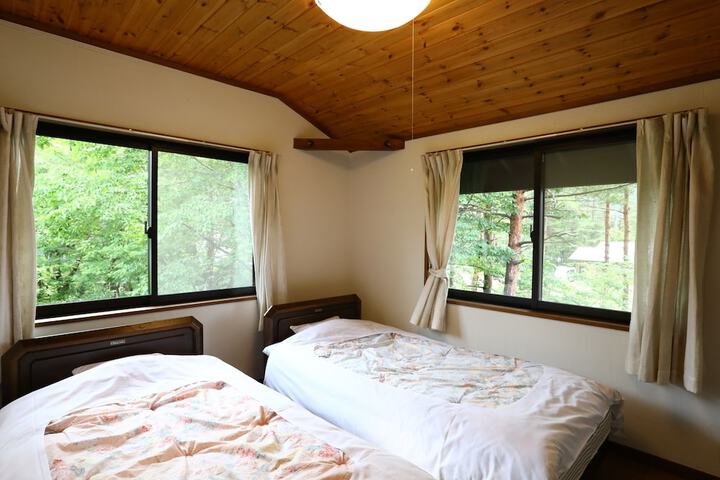 Room 8 of 74