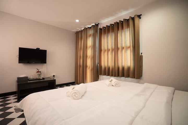 Room 3 of 33