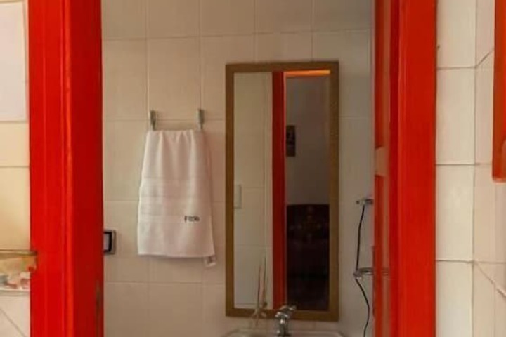 Room 42 of 60
