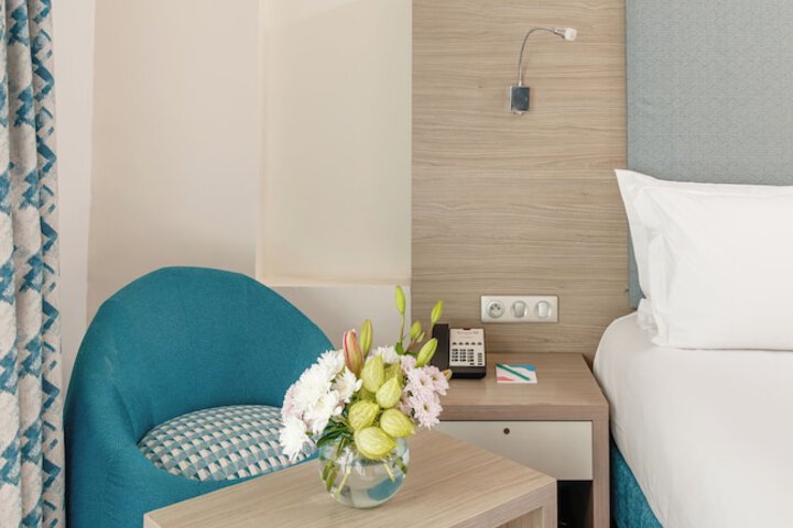 Room 55 of 184