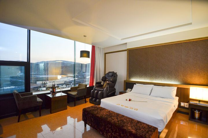 Room 31 of 54