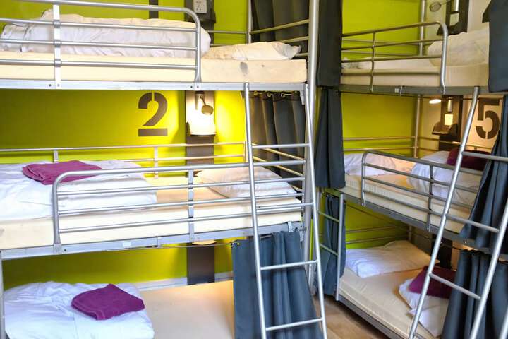 Room 10 of 33