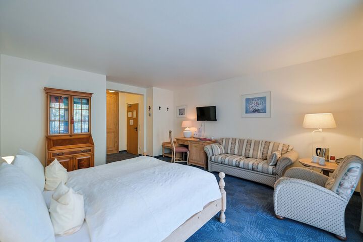 Room 10 of 51